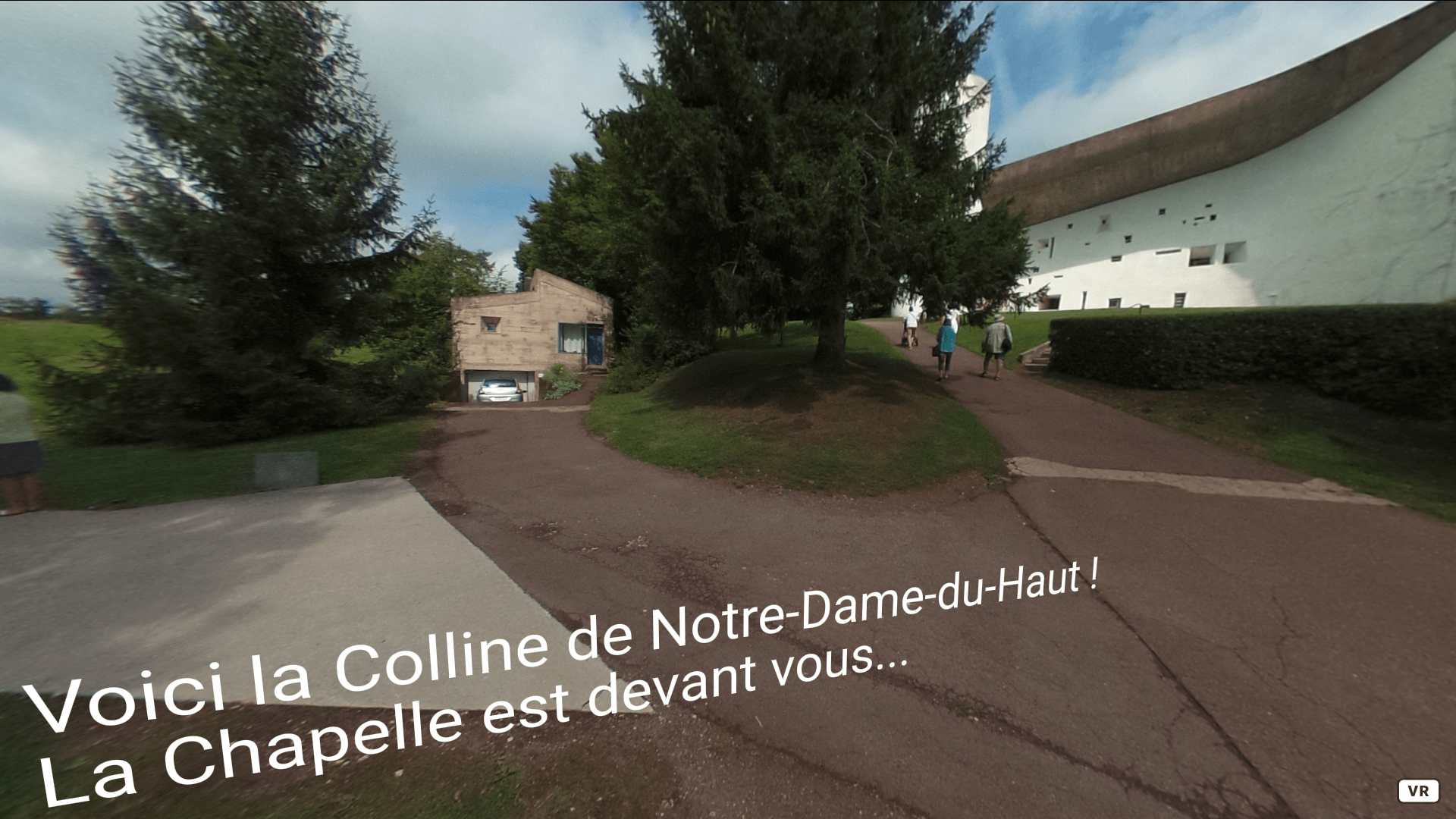 Dans les étapes à 360°, le joueur peut dans la version desktop du jeu voir le site comme s'il y était.. Chapelle Notre-Dame-Du-Haut, Patrimonia, jeu Agent 001.